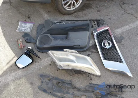 2016 Nissan Pathfinder Platinum/S/Sl/Sv z USA, uszkodzony, nr VIN 5N1AR2MM0GC642189